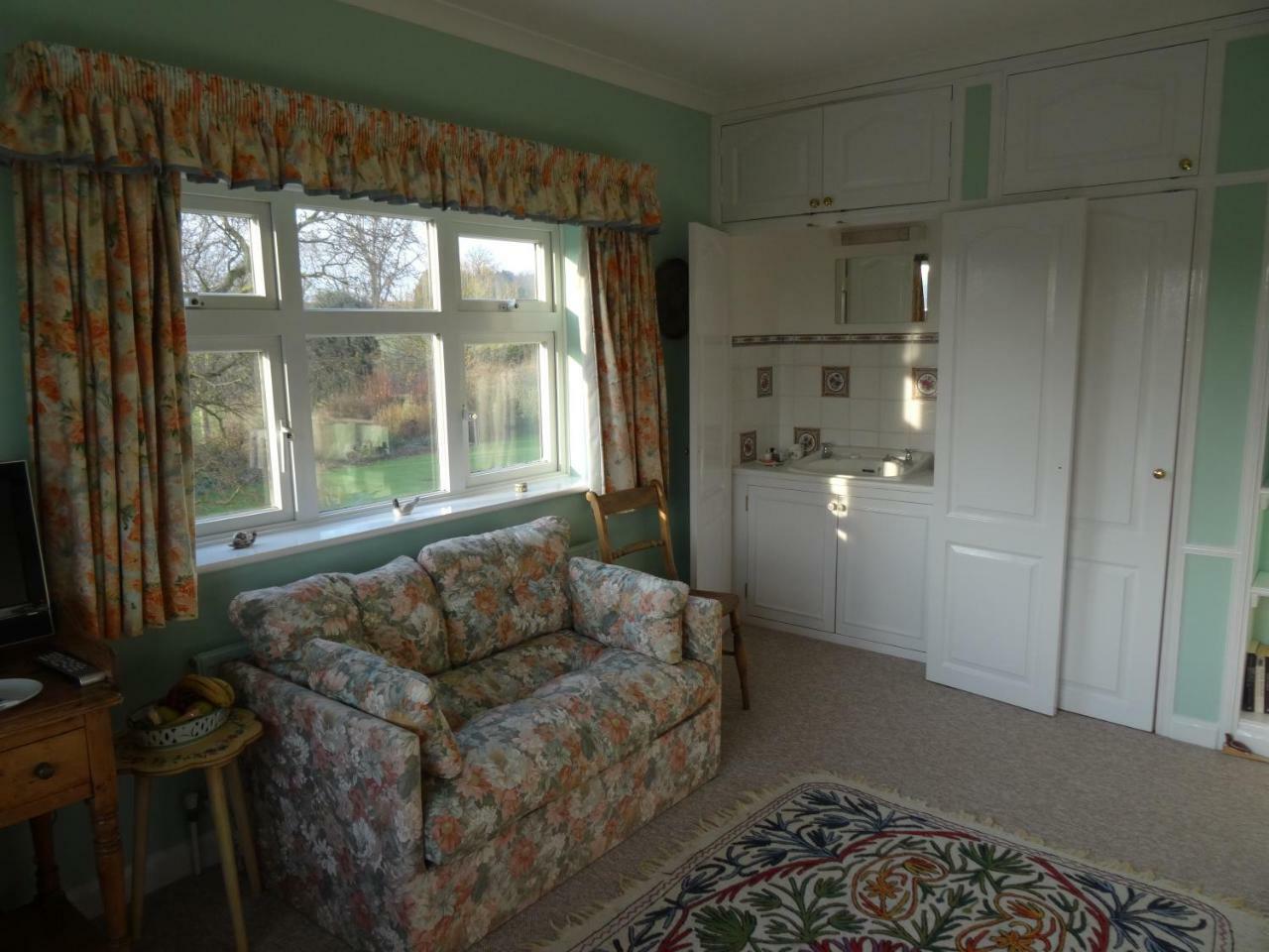 The Newnham White House Bed and Breakfast Baldock Exteriör bild