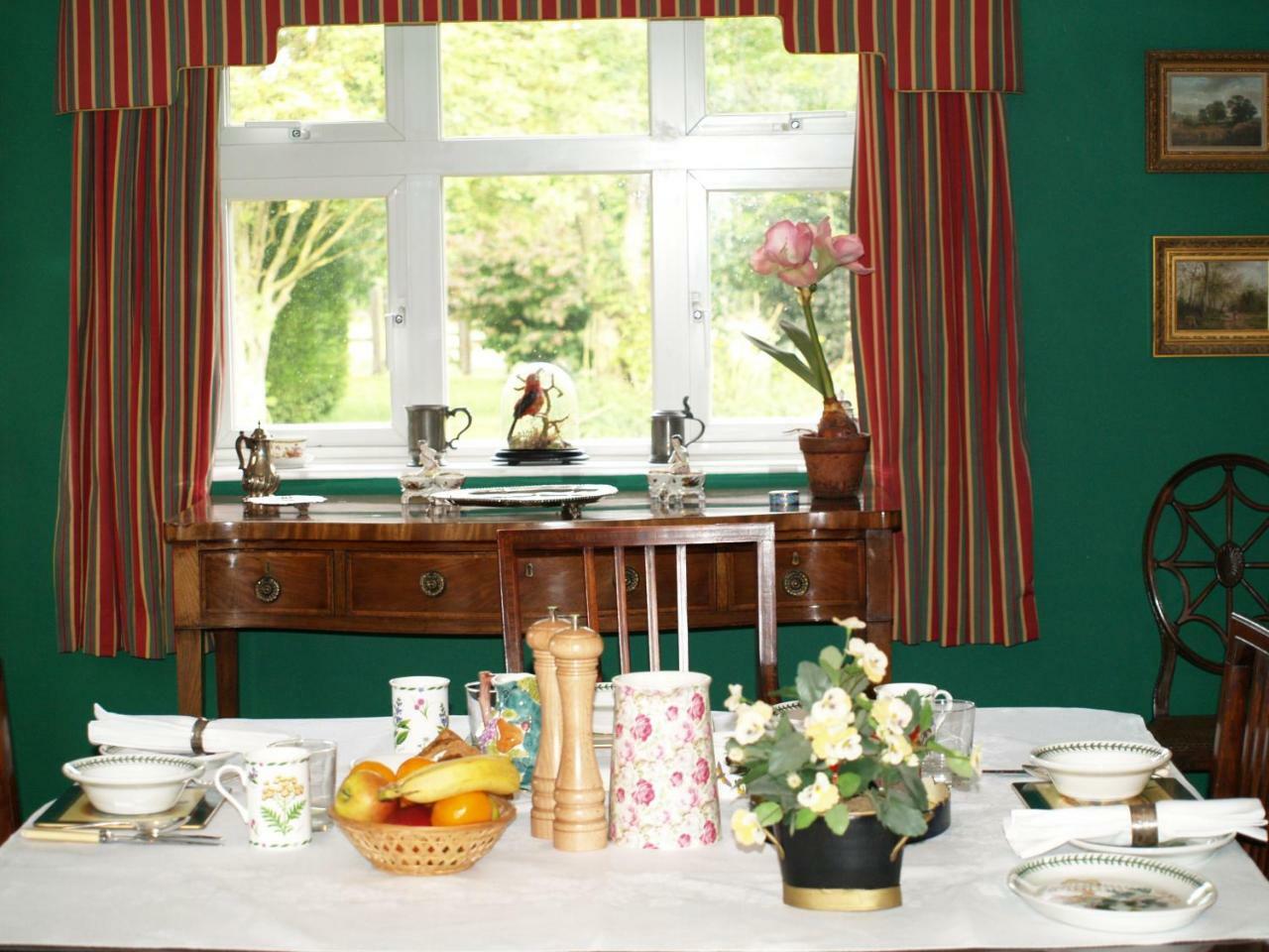The Newnham White House Bed and Breakfast Baldock Exteriör bild